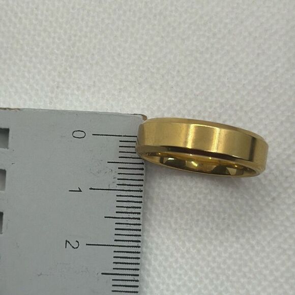 Brand New!! Size 10 3/4 Stainless steel plated beveled edge band - Picture 3 of 4